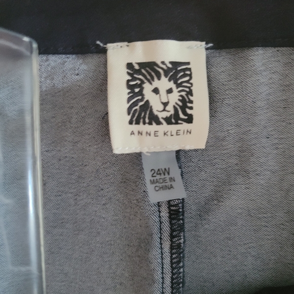 Jeans - Picture 2 of 4